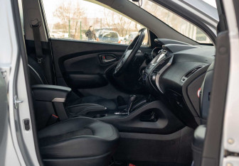 Подержанный автомобиль Hyundai ix35 2014 года (18 фото)