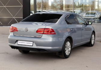 Подержанный автомобиль Volkswagen Passat Sedan 2012 года (5 фото)