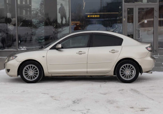 Подержанный автомобиль Mazda 3 Sedan 2006 года (8 фото)