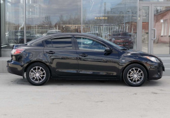 Подержанный автомобиль Mazda 3 Sedan 2009 года (4 фото)