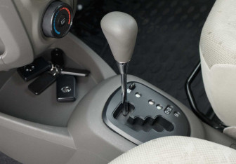 Подержанный автомобиль Toyota Vitz 2009 года (14 фото)