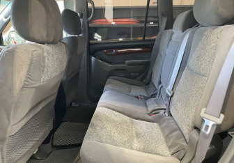 Подержанный автомобиль Toyota Land Cruiser Prado 2008 года (9 фото)