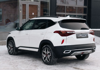 Подержанный автомобиль Kia Seltos 2022 года (7 фото)