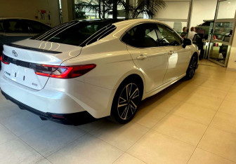 Новый Toyota Camry Sedan 2025 (3 фото)