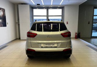 Подержанный автомобиль Hyundai Creta 2018 года (6 фото)