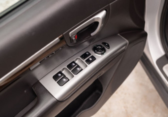 Подержанный автомобиль Hyundai Santa Fe 2011 года (19 фото)