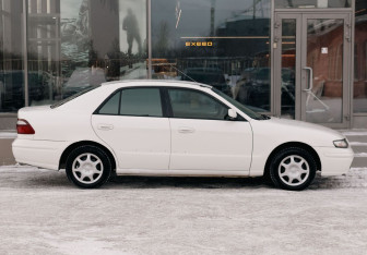 Подержанный автомобиль Mazda Capella Sedan 1999 года (4 фото)