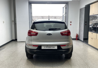 Подержанный автомобиль Kia Sportage 2011 года (5 фото)