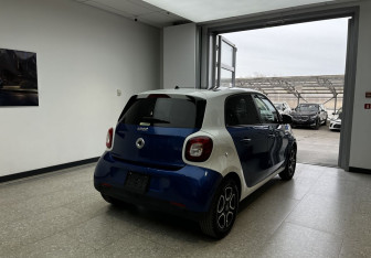 Подержанный автомобиль Smart Forfour 2016 года (6 фото)