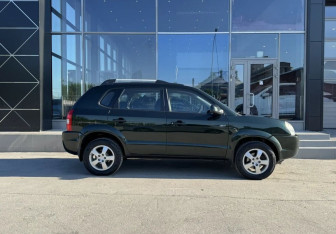 Подержанный автомобиль Hyundai Tucson 2006 года (4 фото)