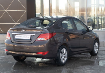 Подержанный автомобиль Hyundai Solaris Sedan 2015 года (5 фото)