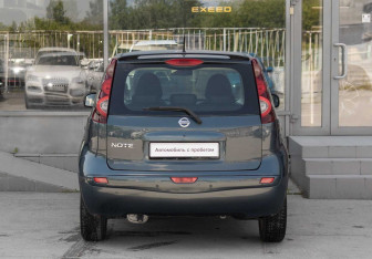 Подержанный автомобиль Nissan Note 2012 года (6 фото)