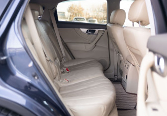 Подержанный автомобиль Infiniti FX 2008 года (24 фото)
