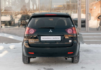 Подержанный автомобиль Mitsubishi Colt Wagon 2006 года (6 фото)
