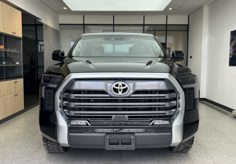 Подержанный автомобиль Toyota Tundra 2021 года (2 фото)