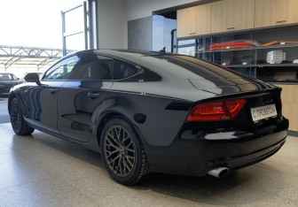 Подержанный автомобиль Audi A7 2010 года (6 фото)