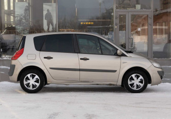 Подержанный автомобиль Renault Scenic 2007 года (4 фото)
