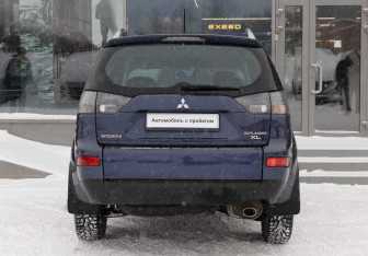 Подержанный автомобиль Mitsubishi Outlander 2007 года (6 фото)