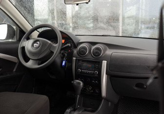 Подержанный автомобиль Nissan Almera Sedan 2014 года (10 фото)