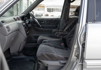 Подержанный автомобиль Honda CR-V 1999 года (16 фото)