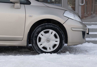 Подержанный автомобиль Nissan Tiida Hatchback 2012 года (9 фото)