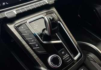 Подержанный автомобиль Geely Atlas Pro 2024 года (9 фото)