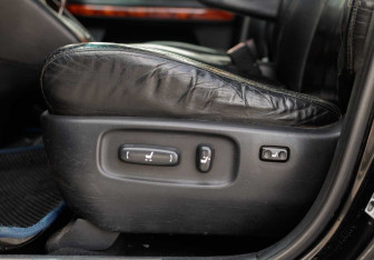 Подержанный автомобиль Lexus RX 2004 года (17 фото)