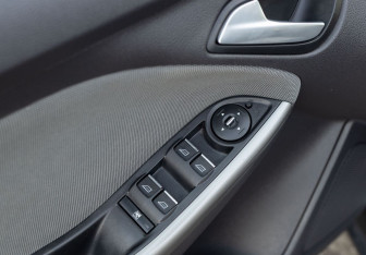 Подержанный автомобиль Ford Focus Sedan 2012 года (16 фото)