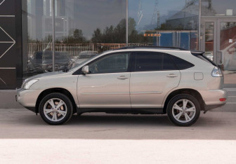 Подержанный автомобиль Lexus RX 2007 года (8 фото)