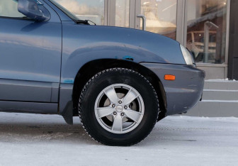 Подержанный автомобиль Hyundai Santa Fe 2002 года (9 фото)