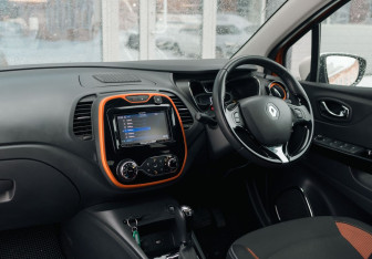Подержанный автомобиль Renault Captur 2013 года (10 фото)