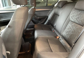 Подержанный автомобиль Skoda Octavia Liftback 2018 года (11 фото)