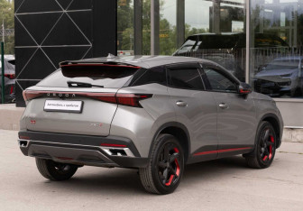 Подержанный автомобиль Omoda C5 2023 года (5 фото)