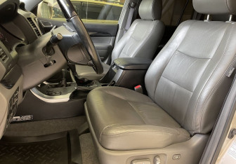 Подержанный автомобиль Toyota Land Cruiser Prado 2008 года (8 фото)