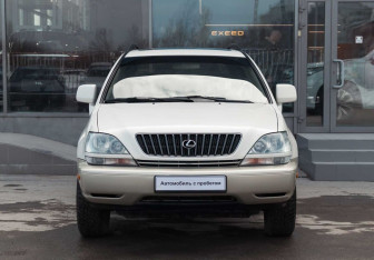 Подержанный автомобиль Lexus RX 2000 года (2 фото)