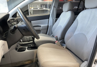 Подержанный автомобиль Hyundai Verna Sedan 2008 года (8 фото)