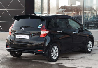 Подержанный автомобиль Nissan Note 2017 года (5 фото)