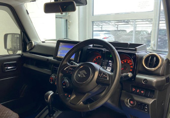 Подержанный автомобиль Suzuki Jimny 2020 года (9 фото)