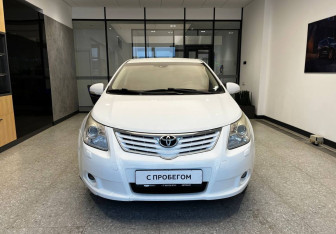 Подержанный автомобиль Toyota Avensis Sedan 2011 года (3 фото)