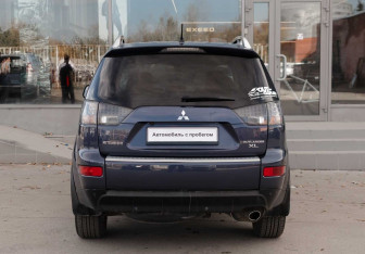 Подержанный автомобиль Mitsubishi Outlander 2008 года (6 фото)