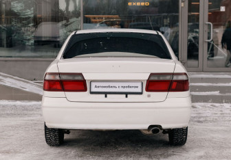 Подержанный автомобиль Mazda Capella Sedan 1999 года (6 фото)