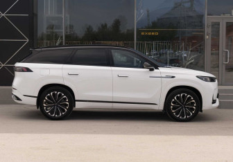 Подержанный автомобиль Jaecoo J8 2024 года (4 фото)