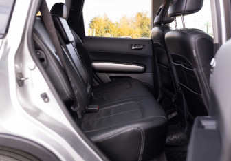 Подержанный автомобиль Nissan X-Trail 2007 года (21 фото)
