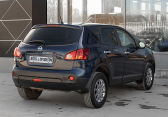 Подержанный автомобиль Nissan Qashqai 2008 года (5 фото)