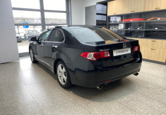 Подержанный автомобиль Honda Accord Sedan 2008 года (6 фото)