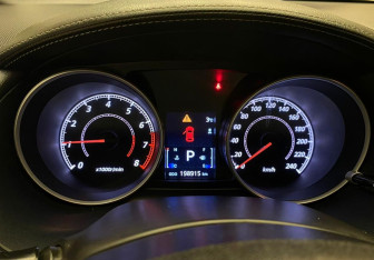 Подержанный автомобиль Mitsubishi Outlander 2011 года (11 фото)