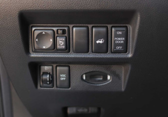 Подержанный автомобиль Infiniti FX 2010 года (18 фото)