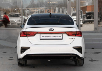 Подержанный автомобиль Kia Cerato Sedan 2020 года (6 фото)