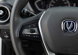 Подержанный автомобиль Changan Alsvin 2023 года (12 фото)