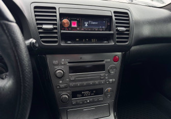 Подержанный автомобиль Subaru Legacy Sedan 2005 года (15 фото)